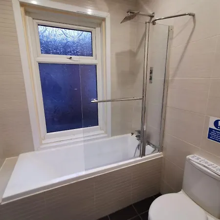 Bryan Choice - Close To Town Centre - Games - Large Holiday home Blackpool
