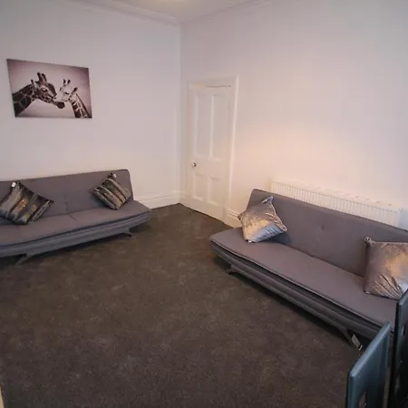 Bryan Choice - Close To Town Centre - Games - Large Holiday home Blackpool