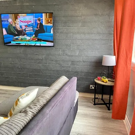Kennedy House By Service Apartment *