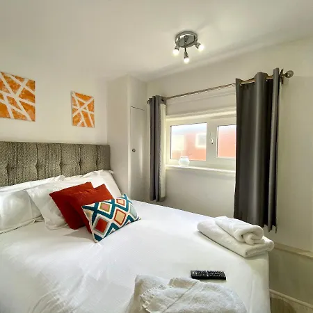 Kennedy House By Service Apartment *