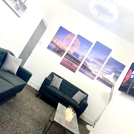 Victory Luxury Hot Tub House Holiday home Blackpool