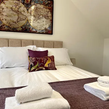 Princess Theatre View By Service Apartment