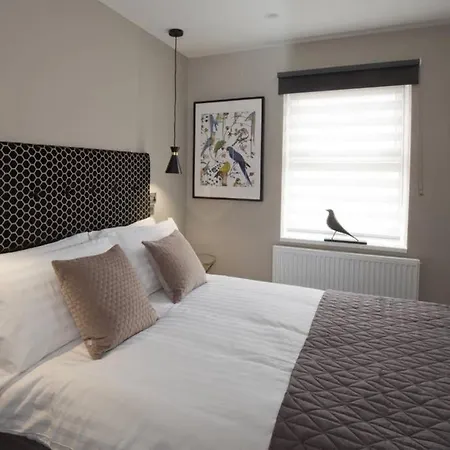 Blackbird Luxury 2 Bed 8 Apartment Blackpool
