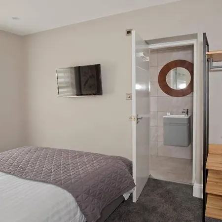 Blackbird Luxury 2 Bed 8 * Blackpool
