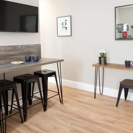 Blackbird Luxury 2 Bed 8 Apartment *