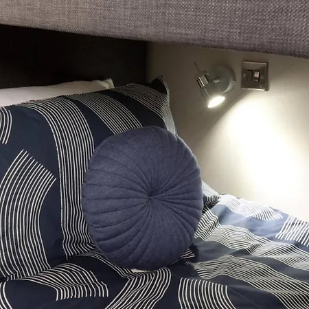 Apartment Blackbird Luxury 2 Bed 8 *