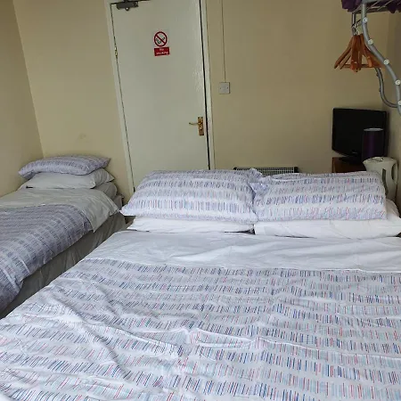 Foxhall Village Guest house 2*