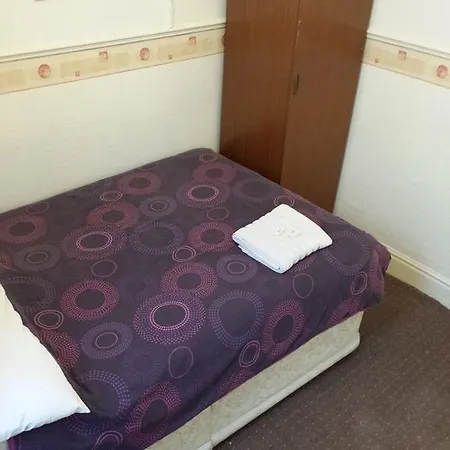 The Elmora Bed & Breakfast 2*