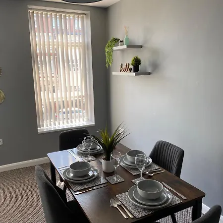 Apartment Sleepover 4 Free Parking Sleeps 6 *
