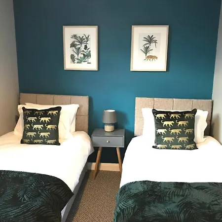 Sleepover 4 Free Parking Sleeps 6 *