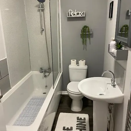 Sleepover 4 Free Parking Sleeps 6 Apartment