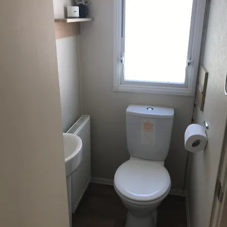 Deluxe 3 Bedroomed Caravan On Marton Mere With Ch Dg And Decking Blackpool