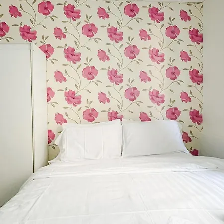 The Chimes On The Sea Bed & Breakfast Blackpool