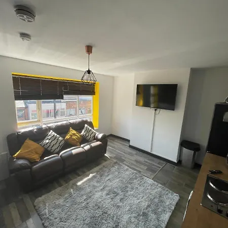 The Willow - Superb Spacious 3 Bed Room Apartment Apartment