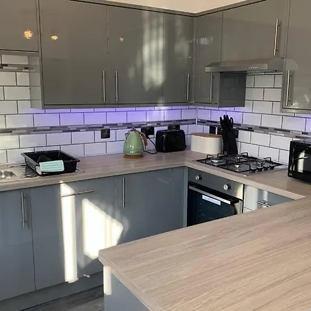 Holiday home Modern Fully Refurbished 3 Bedroom