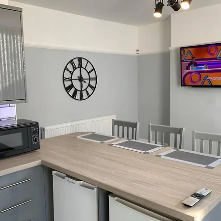 Modern Fully Refurbished 3 Bedroom * Blackpool