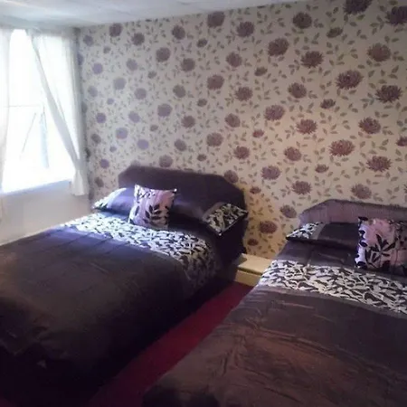 Miramar Bed & Breakfast 4*