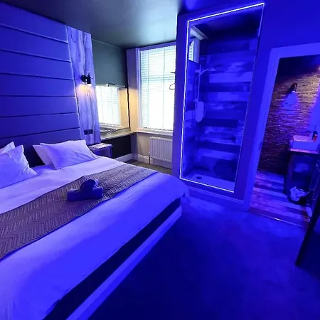 Breeze - Luxury Group - Sleeps 19
