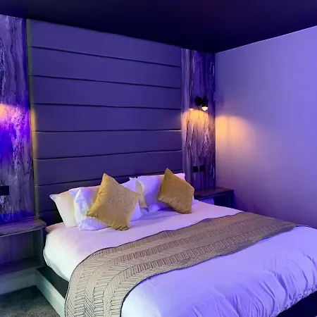 Breeze - Luxury Group - Sleeps 19
