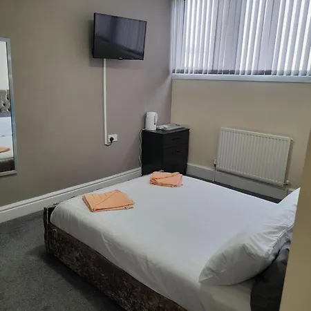 Niro's Hotel *