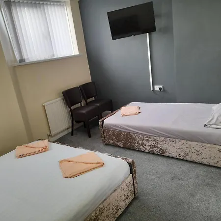 Niro's Hotel *