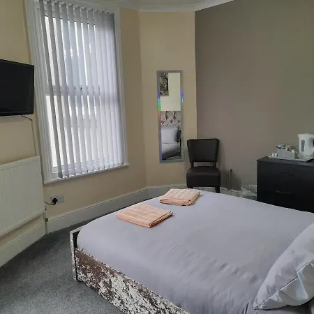 Niro's Hotel *