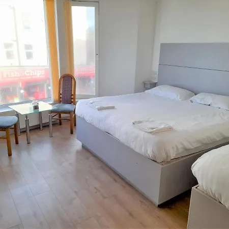 Skye Oceans 3* Blackpool