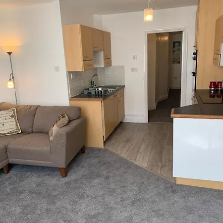 Delamere Ground Floor Flat *