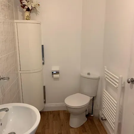 Delamere Ground Floor Flat *