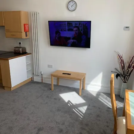 Delamere Ground Floor Flat Apartment