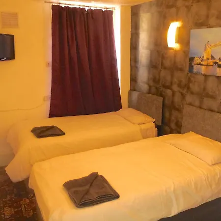 Sam Hotel 3*