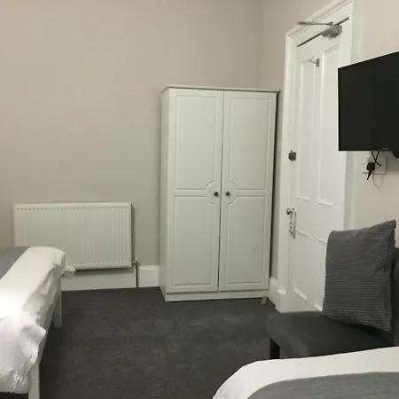Harleys Guest house *