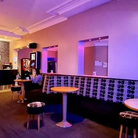 The Avari Hotel 2*