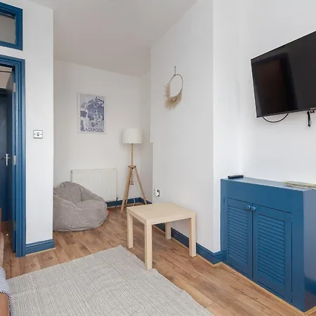 Blackpool Lodge Apartments *