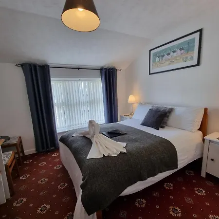 The Cameo 4*