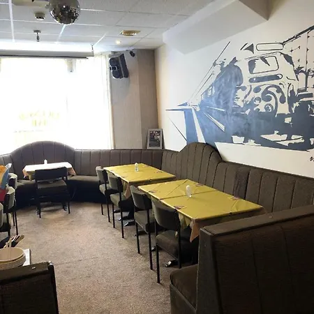 Springfield Hotel 2*