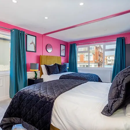 Dom wakacyjny Empress Hall By Charles Alexander Short - Sleeps 20 *