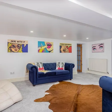 Dom wakacyjny Empress Hall By Charles Alexander Short - Sleeps 20