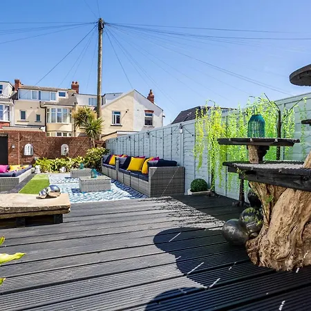 Empress Hall By Charles Alexander Short - Sleeps 20 Blackpool