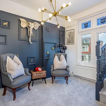 Empress Hall By Charles Alexander Short - Sleeps 20 * Blackpool