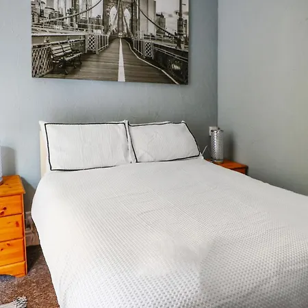 Отель The Shores Hotel,