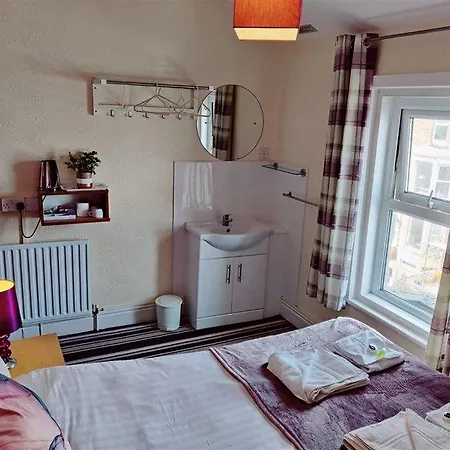 Hotel Oyo St Kildas