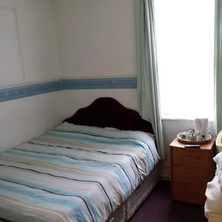 The Elmora Bed & Breakfast Blackpool