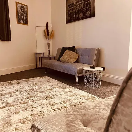 Апартаменты Luxury 3 Bed Sleeps 6-8