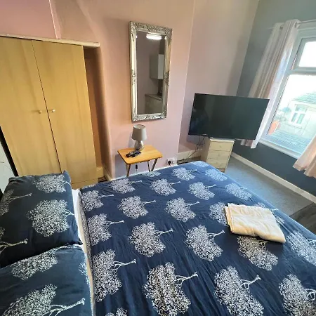 Kirkstead Guesthouse, Pet Friendly Available, Everyone Welcome Guest house *
