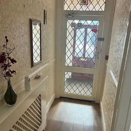 Kirkstead Guesthouse, Pet Friendly Available, Everyone Welcome