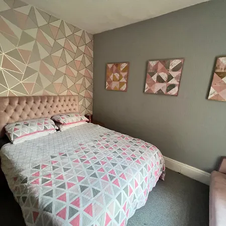 Kirkstead Guesthouse, Pet Friendly Available, Everyone Welcome Guest house