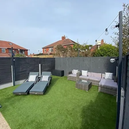 New 3 Bedroom Family With Outdoor Living Holiday home Blackpool