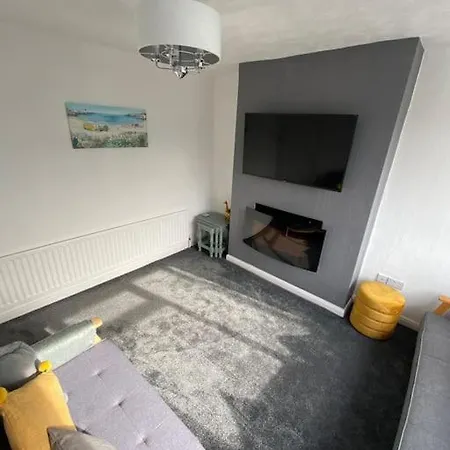 New 3 Bedroom Family With Outdoor Living Holiday home Blackpool