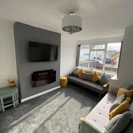 New 3 Bedroom Family With Outdoor Living Blackpool